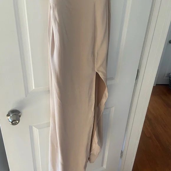 Brand new!! Revolve cream strapless dresses (7 of them) - Picture 3 of 4
